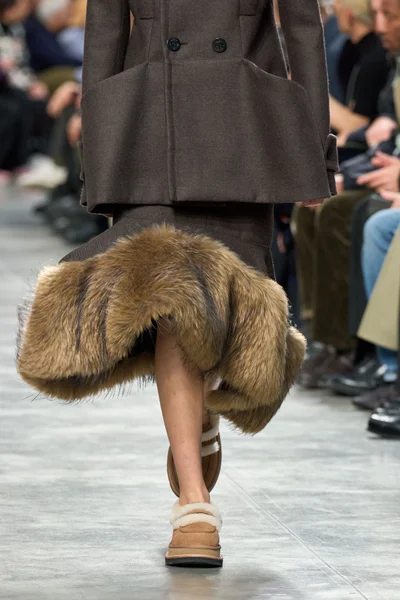 Look 28